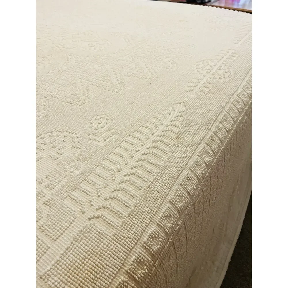 Vintage Chenille Bedspread Blanket Fringe White Cotton Cottage 120